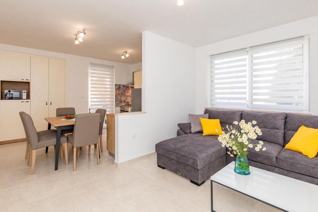 Apartman Ivona U Prizemlju マリンスカ エクステリア 写真
