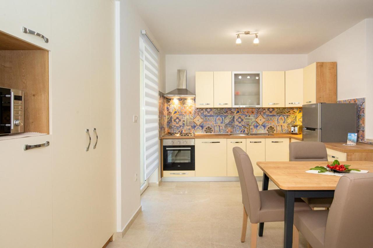 Apartman Ivona U Prizemlju マリンスカ エクステリア 写真