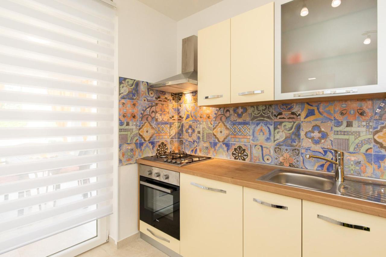 Apartman Ivona U Prizemlju マリンスカ エクステリア 写真